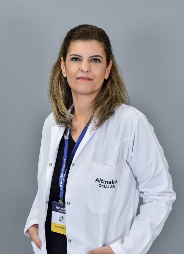 Ayşe Özlü